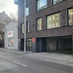 Central - Modern - Trendy