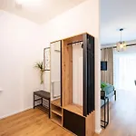 Central - Modern - Trendy