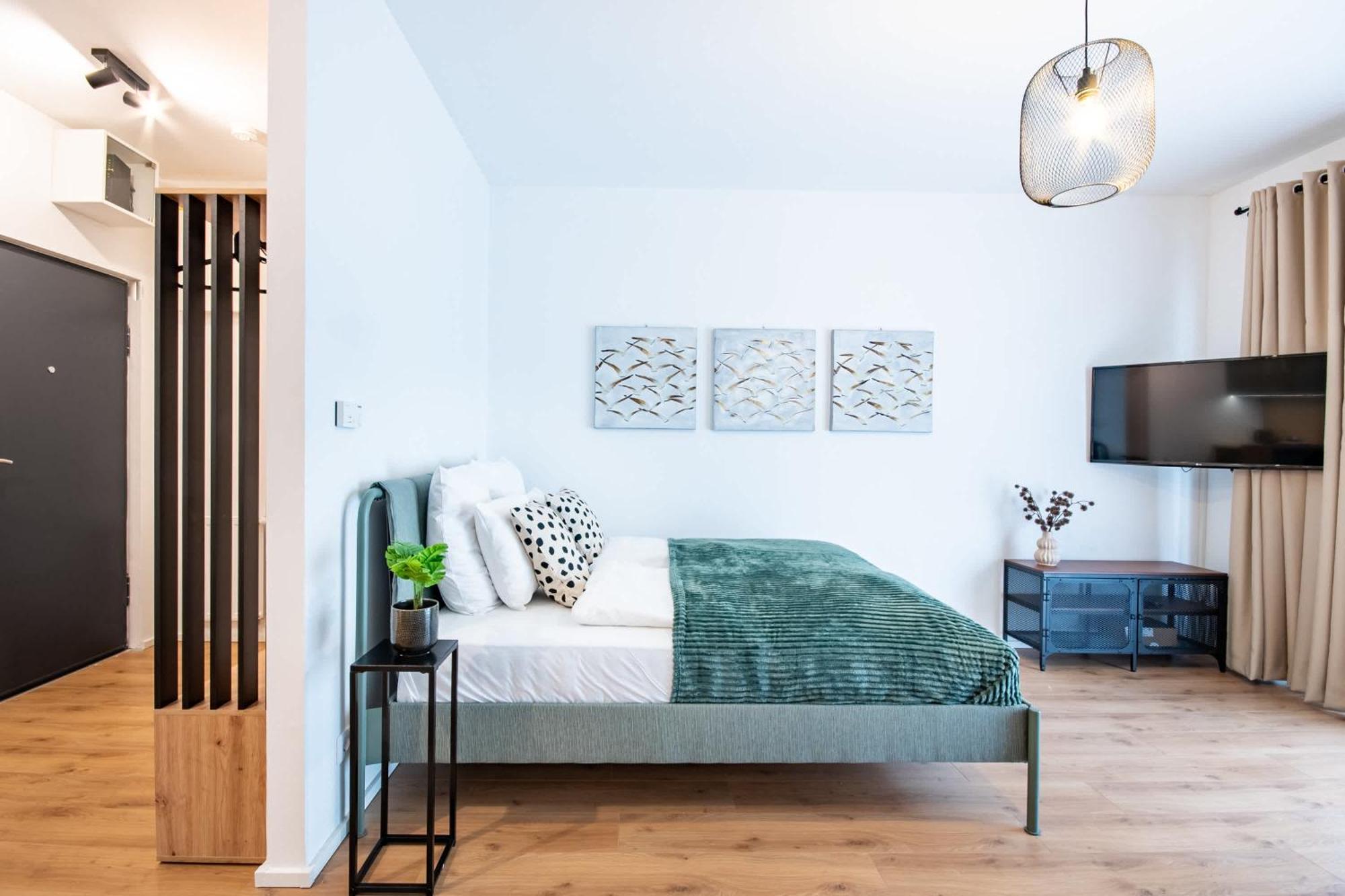 - Modern - Trendy Apartment