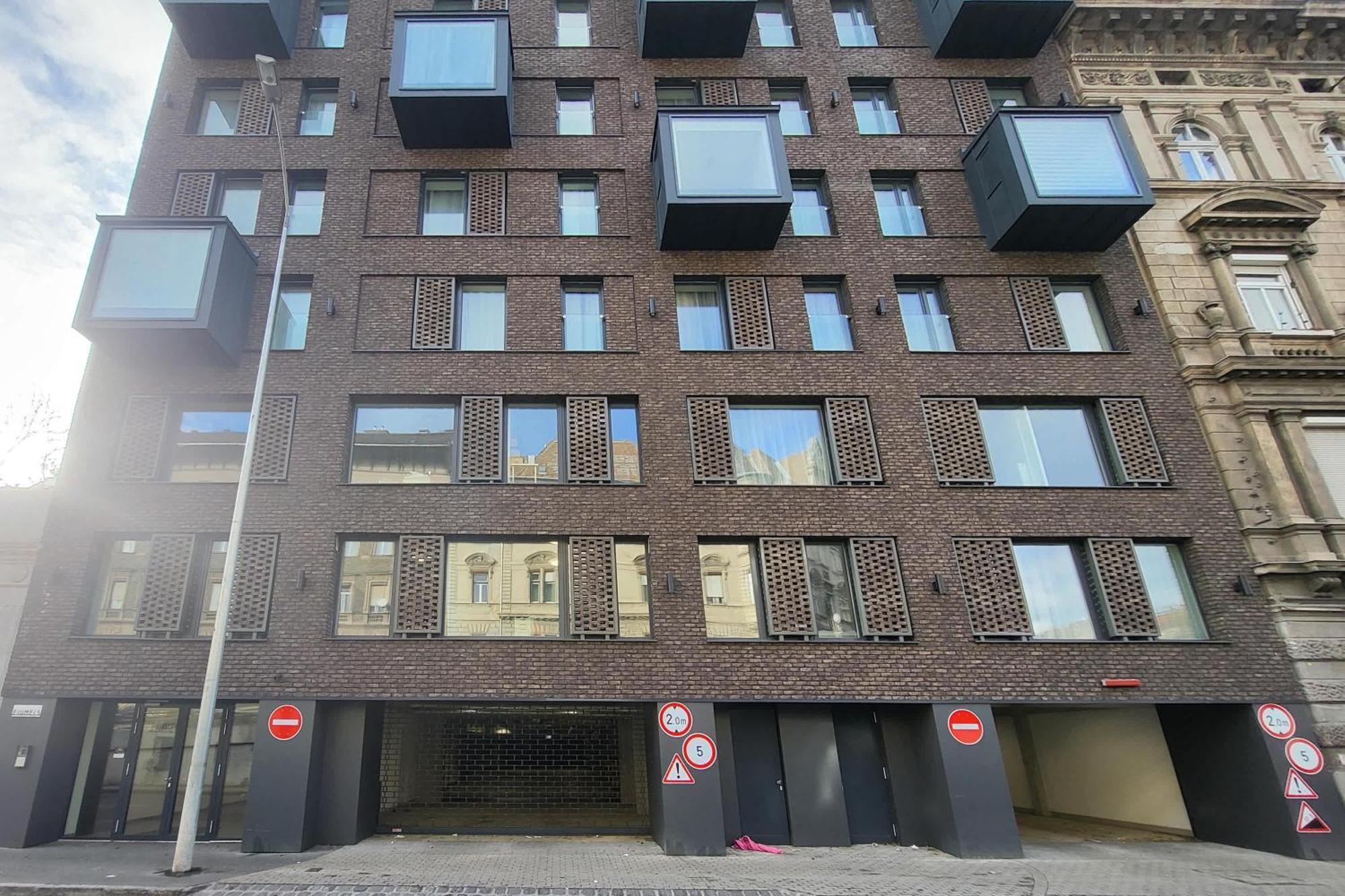 Apartment - Modern - Trendy